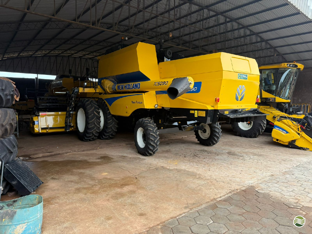 COLHEITADEIRA NEW HOLLAND TC 5090 Comal Comércio de Máquinas Agrícolas PRIMEIRO DE MAIO PARANÁ PR